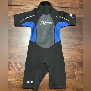 Bass Pro XPS Aqualite Flex 2/2 Shorty Wetsuit Youth Size Small